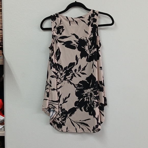 Nwt Sleeveless Tan Floral Tank By Emerald. Small - Picture 6 of 8